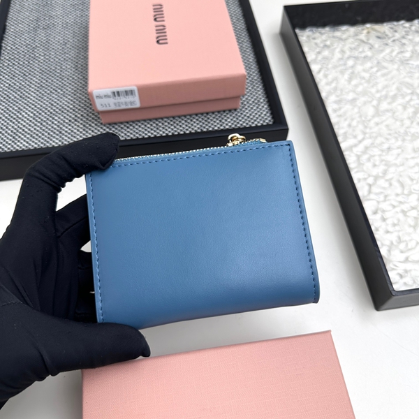 超激安ブランド財布偽物側面デザイン